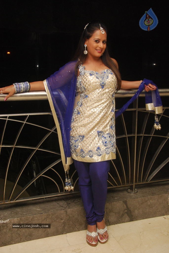 Sangeeta Tiwari Birthday Party - 1 / 29 photos