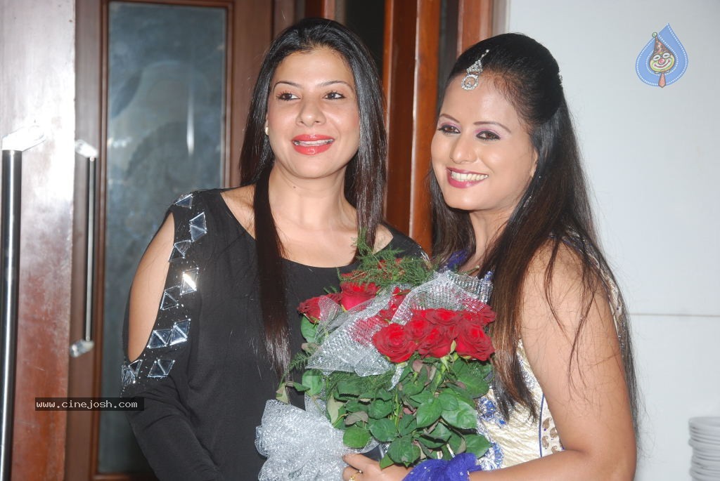 Sangeeta Tiwari Birthday Party - 9 / 29 photos