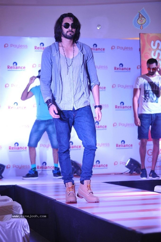 Sania Mirza at Payless ShoeSource Store Launch - 25 / 76 photos