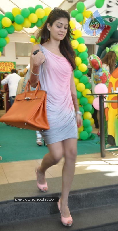 Sanjay Dutt Kids Birthday Party - 28 / 30 photos