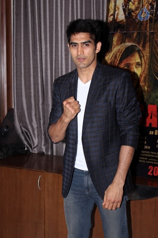 Sarbjit Success Party Photos - 2 / 21 photos