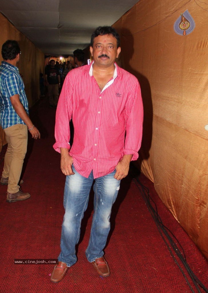 Satya 2 Promotes at Navratri Pandal - 6 / 18 photos