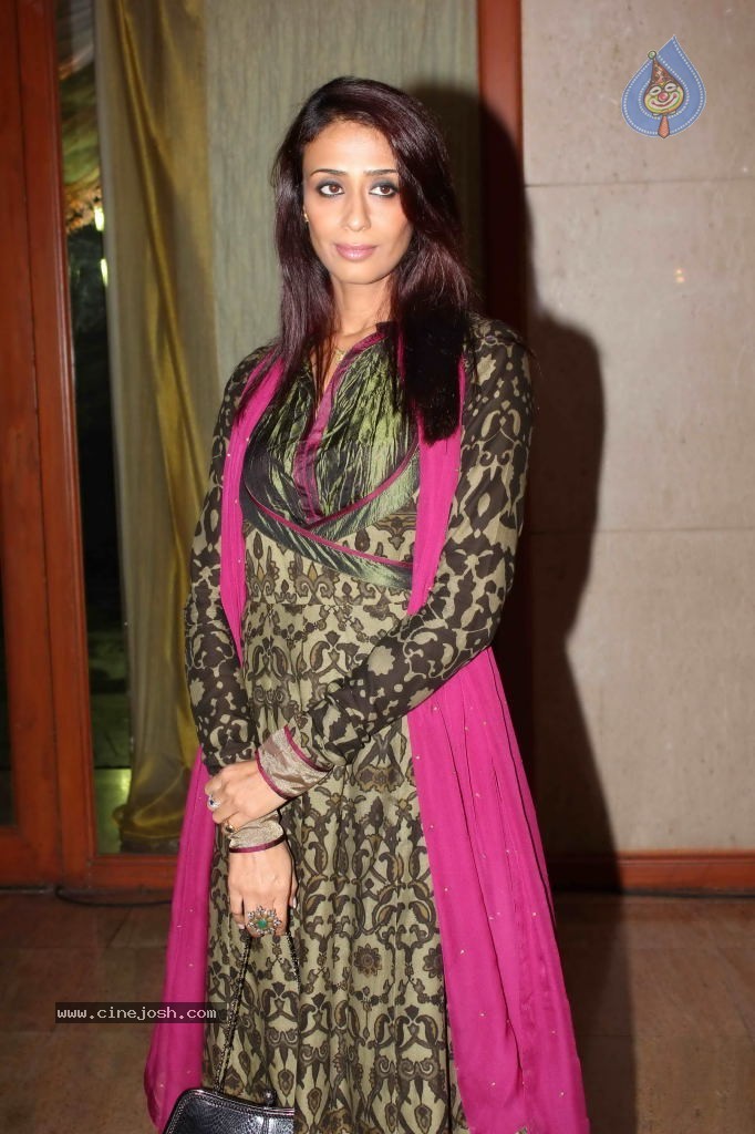 Saurab Vanzara Wedding Reception - 13 / 33 photos