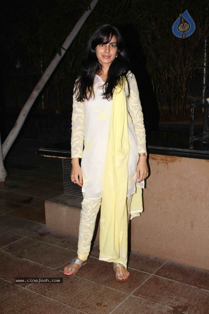 Saurab Vanzara Wedding Reception - 26 / 33 photos