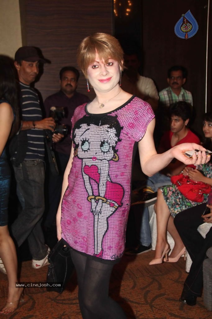 Sayali Bhagat Launches Cellulike Data Card - 22 / 79 photos