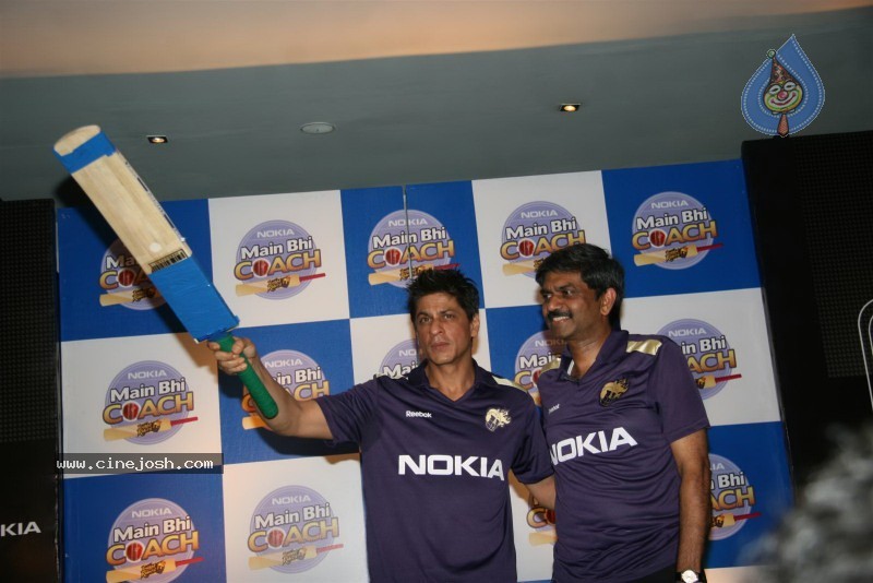 Shah Rukh Khan at the launch Of Nokia Main Bhi Coach Contest - 11 / 27 photos