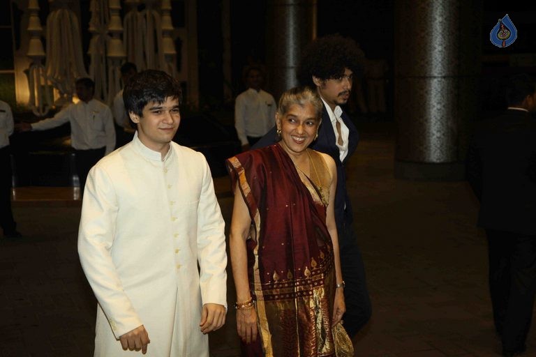 Shahid Kapoor and Mira Rajput Wedding Reception 1 - 19 / 54 photos