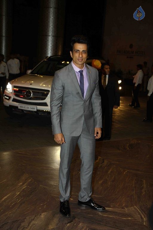 Shahid Kapoor and Mira Rajput Wedding Reception 1 - 27 / 54 photos