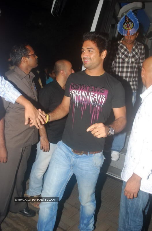 Shahrukh Khan Party for Kolkata Knight Riders - 12 / 73 photos