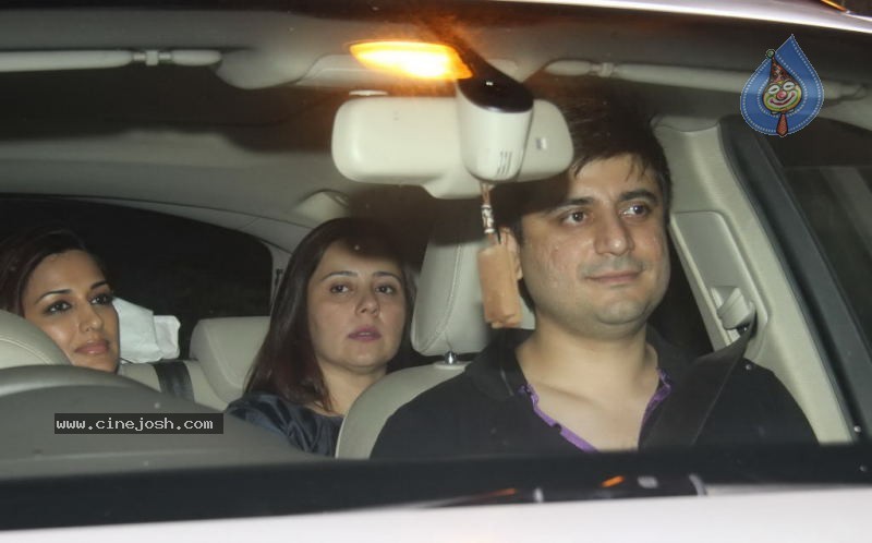 Shahrukh Khan Party for Kolkata Knight Riders - 20 / 73 photos