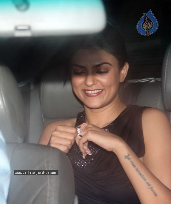 Shahrukh Khan Party for Kolkata Knight Riders - 21 / 73 photos