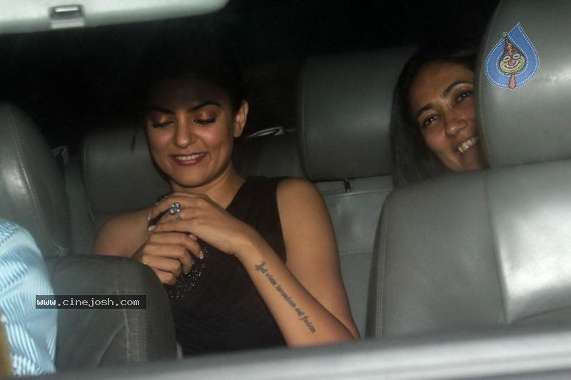 Shahrukh Khan Party for Kolkata Knight Riders - 27 / 73 photos