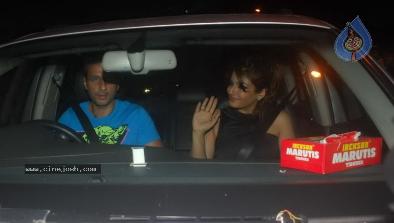 Shahrukh Khan Party for Kolkata Knight Riders - 33 / 73 photos