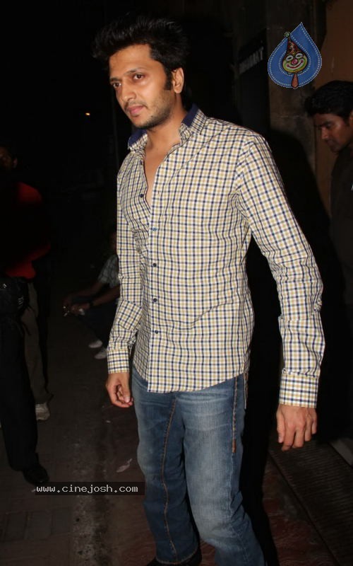 Shahrukh Khan Party for Kolkata Knight Riders - 35 / 73 photos