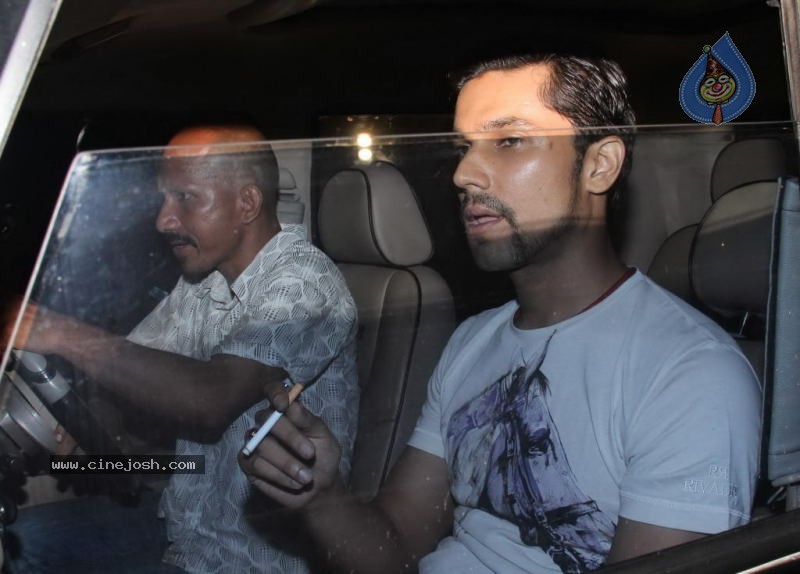 Shahrukh Khan Party for Kolkata Knight Riders - 71 / 73 photos