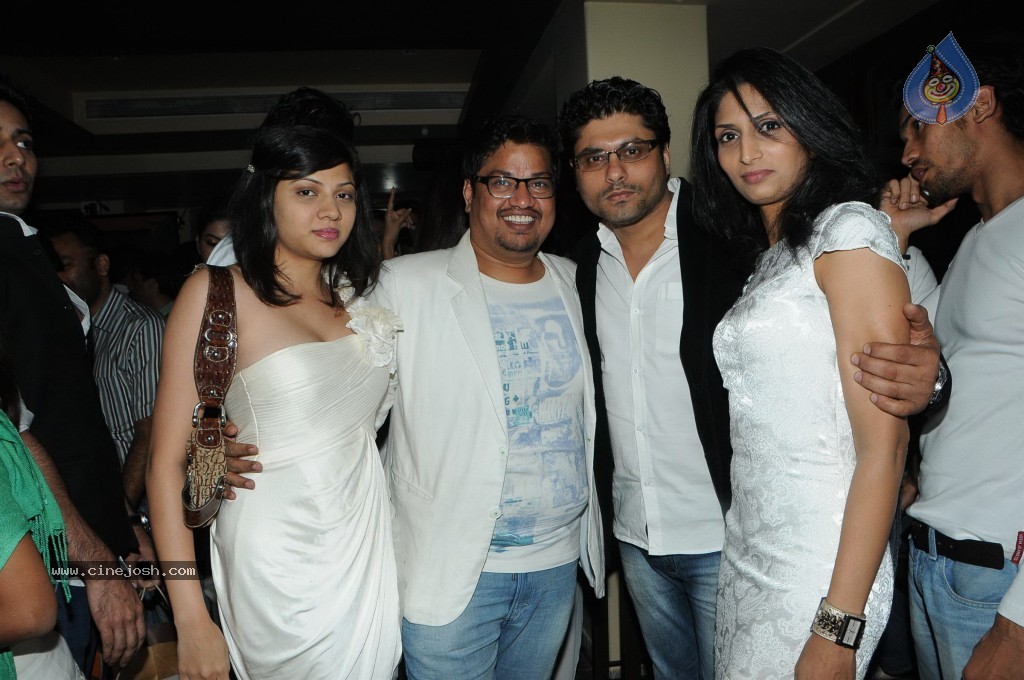 Shakir Shaikh White Theme Bday Party - 29 / 62 photos
