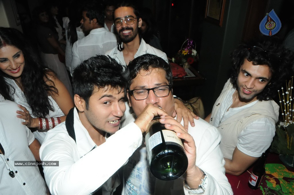 Shakir Shaikh White Theme Bday Party - 31 / 62 photos