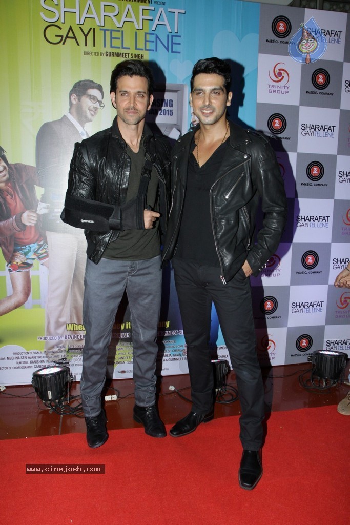 Sharafat Gayi Tel Lene Trailer Launch - 7 / 64 photos