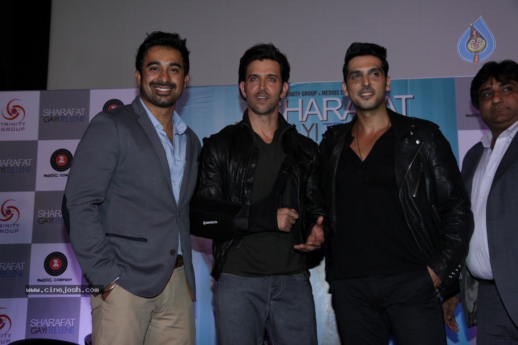 Sharafat Gayi Tel Lene Trailer Launch - 11 / 64 photos