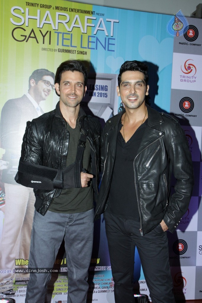 Sharafat Gayi Tel Lene Trailer Launch - 12 / 64 photos