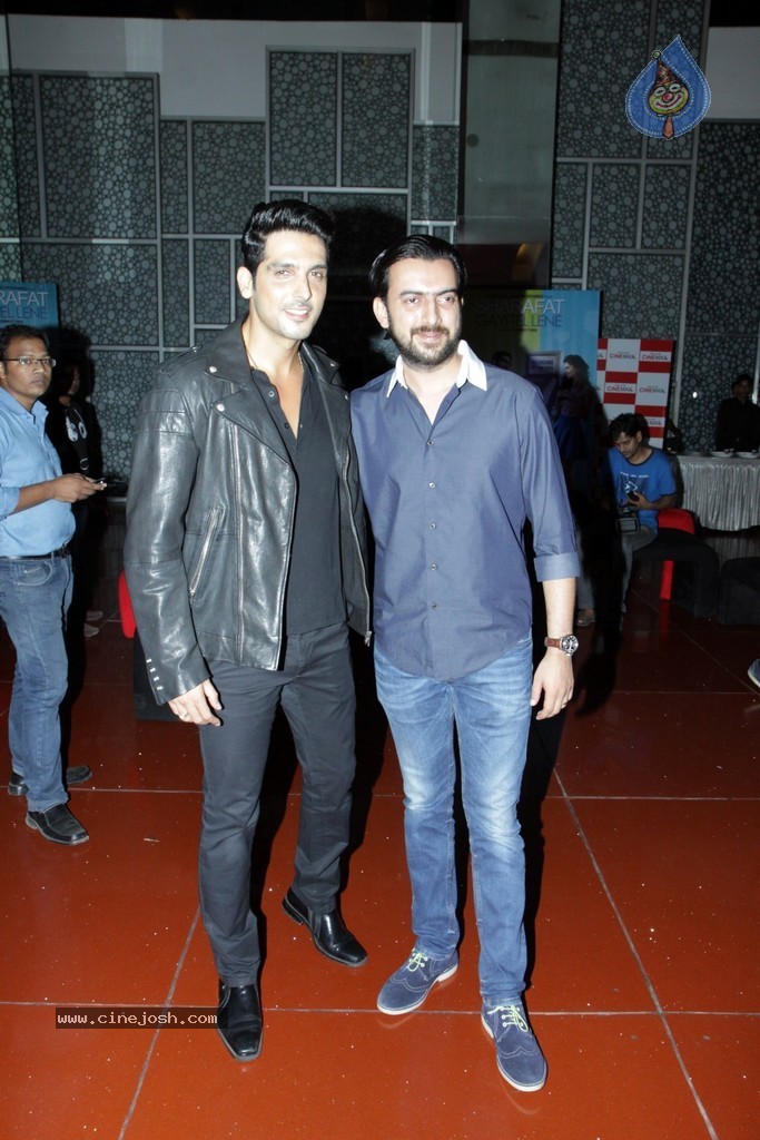 Sharafat Gayi Tel Lene Trailer Launch - 20 / 64 photos