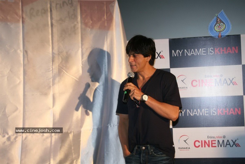 Shahrukh Promotes My Name Is Khan at Cinemax - 28 / 30 photos