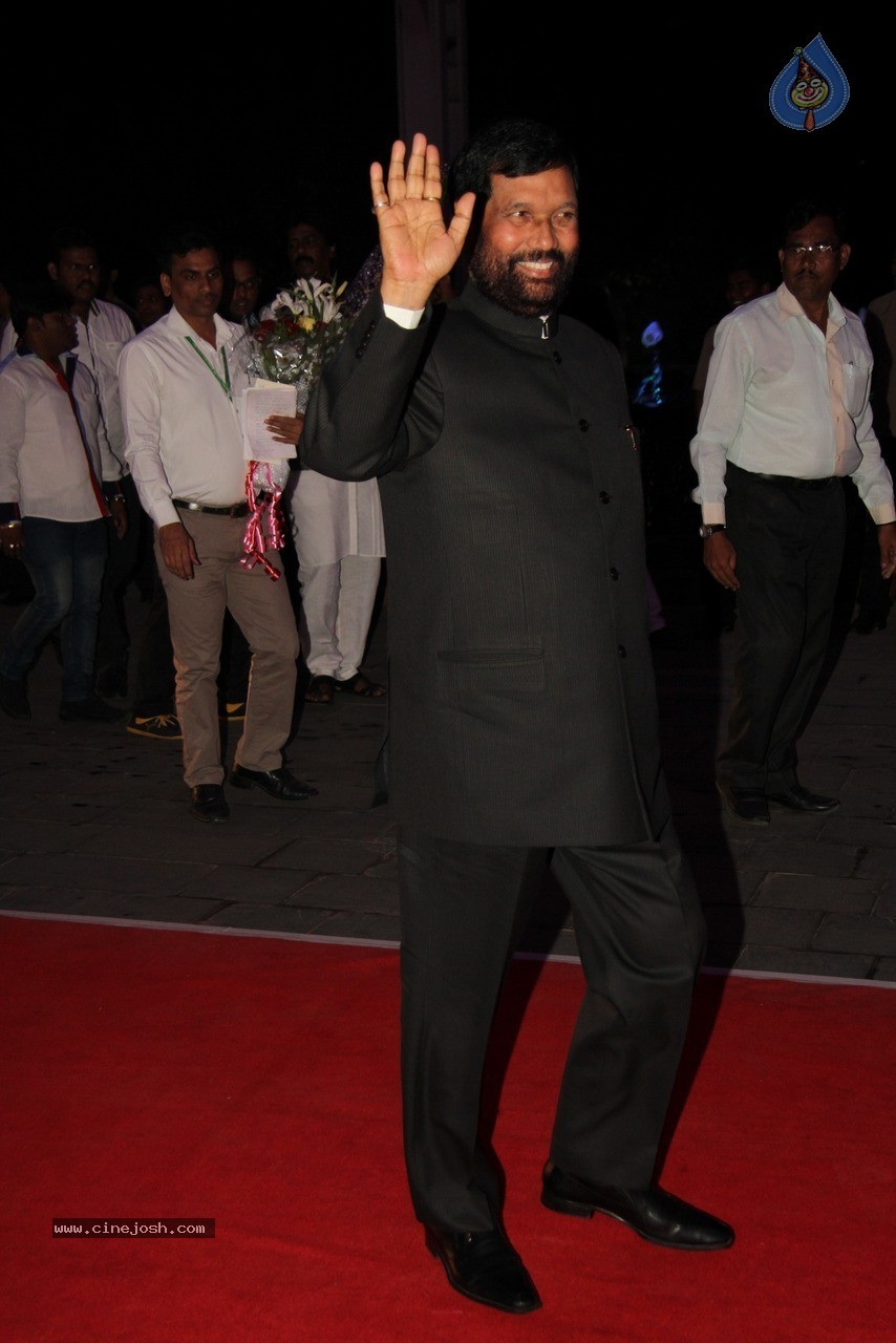 Shatrughan Sinha son Kush Sinha Wedding Reception 01 - 32 / 90 photos