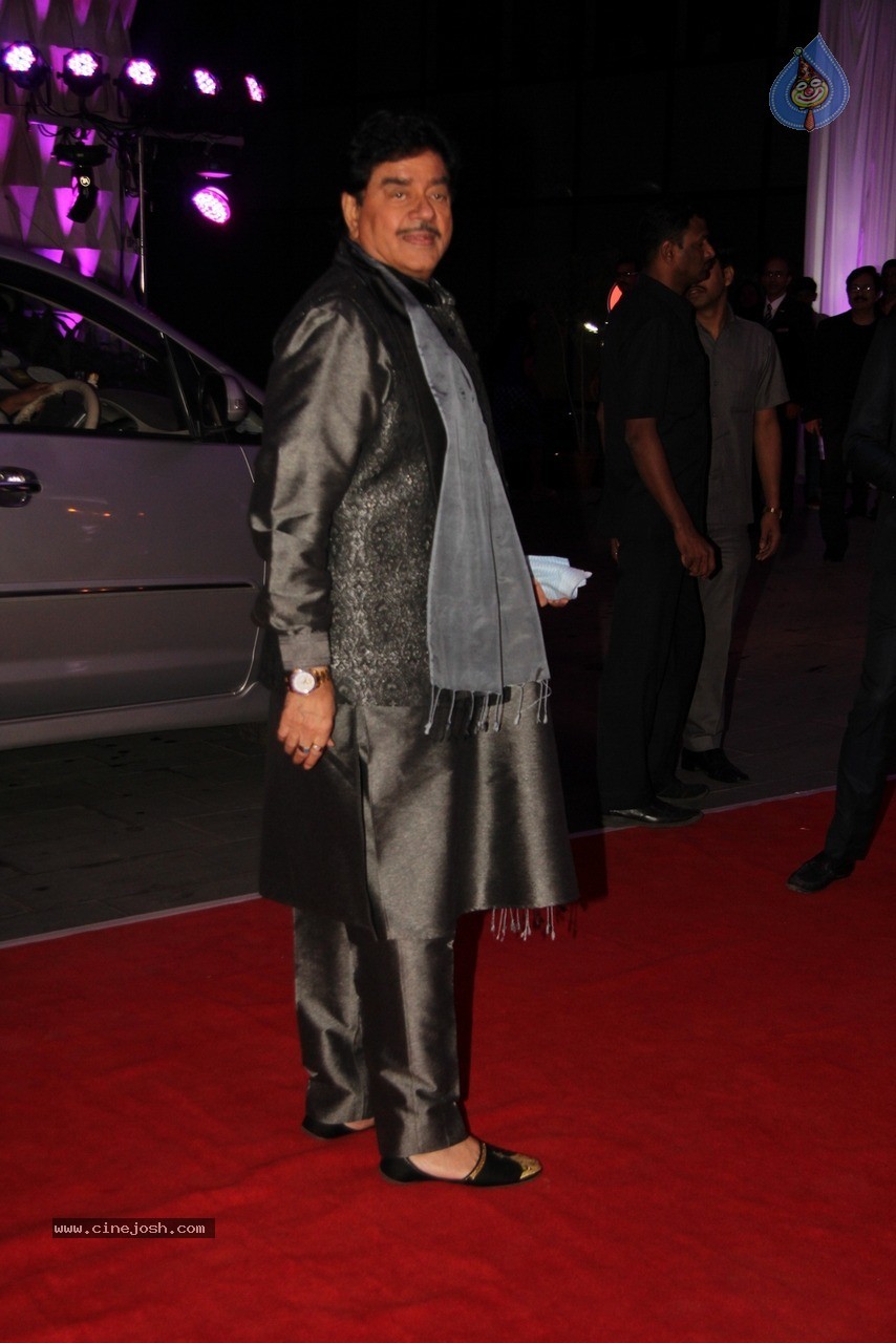 Shatrughan Sinha son Kush Sinha Wedding Reception 02 - 19 / 90 photos