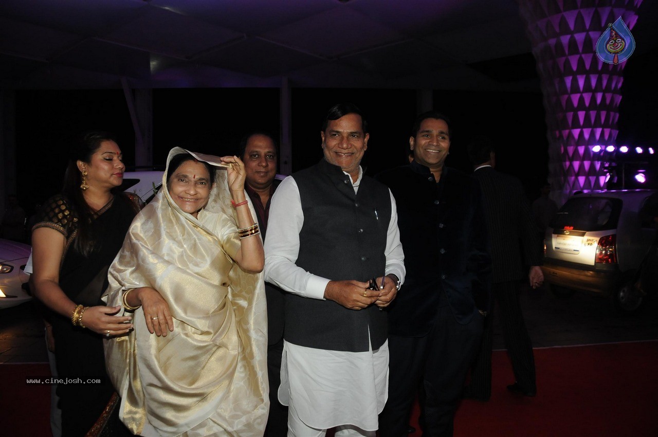 Shatrughan Sinha son Kush Sinha Wedding Reception 02 - 33 / 90 photos