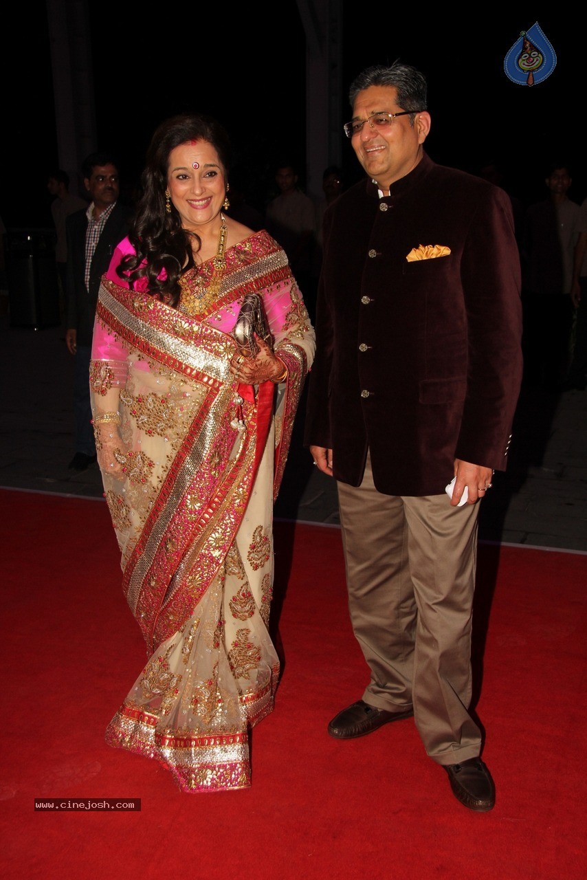 Shatrughan Sinha son Kush Sinha Wedding Reception 02 - 37 / 90 photos
