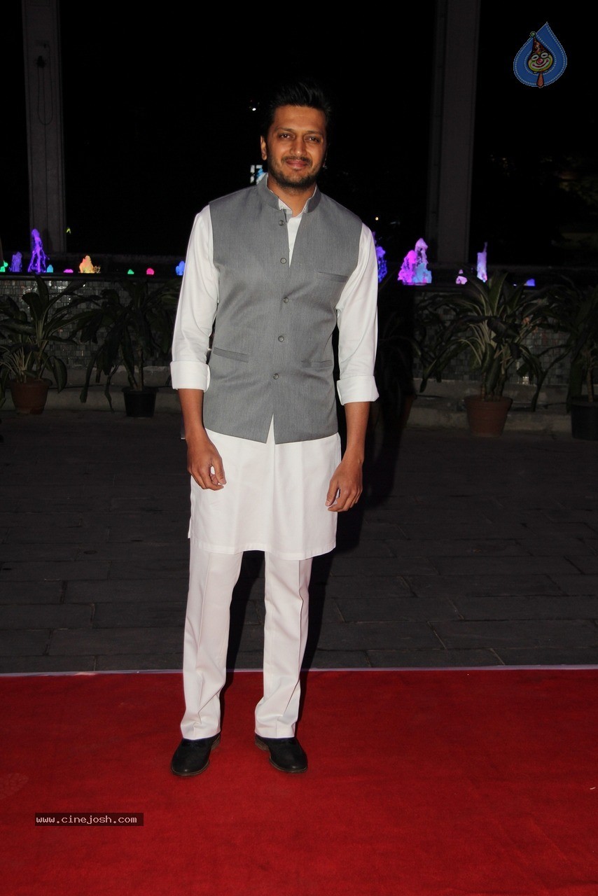 Shatrughan Sinha son Kush Sinha Wedding Reception 02 - 54 / 90 photos