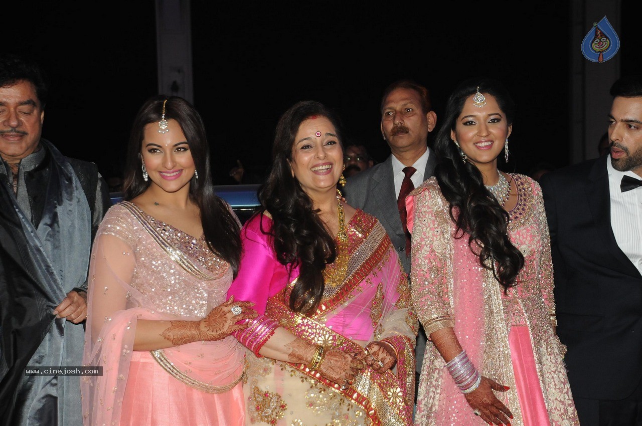 Shatrughan Sinha son Kush Sinha Wedding Reception 02 - 65 / 90 photos