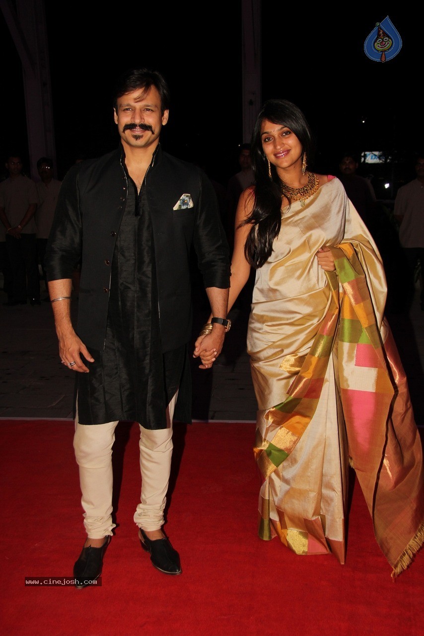 Shatrughan Sinha son Kush Sinha Wedding Reception 02 - 67 / 90 photos