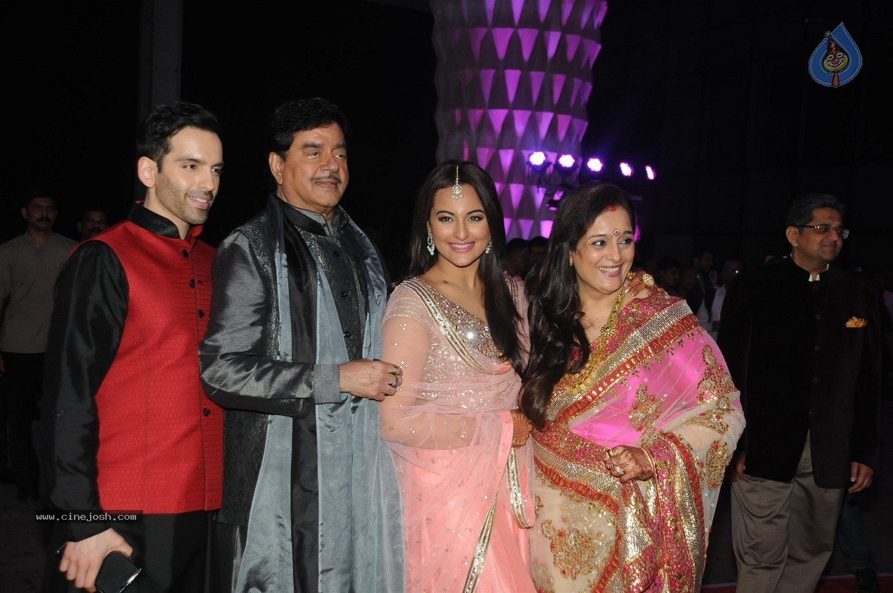 Shatrughan Sinha son Kush Sinha Wedding Reception 02 - 80 / 90 photos
