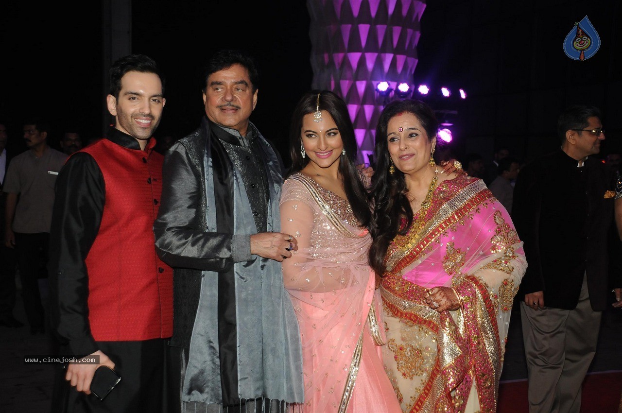 Shatrughan Sinha son Kush Sinha Wedding Reception 02 - 88 / 90 photos
