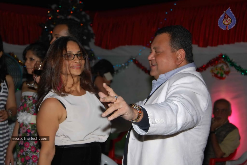 Shazahn Padamsee Christmas Party - 24 / 46 photos