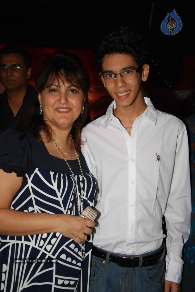 Shazahn Padamsee Christmas Party - 37 / 46 photos