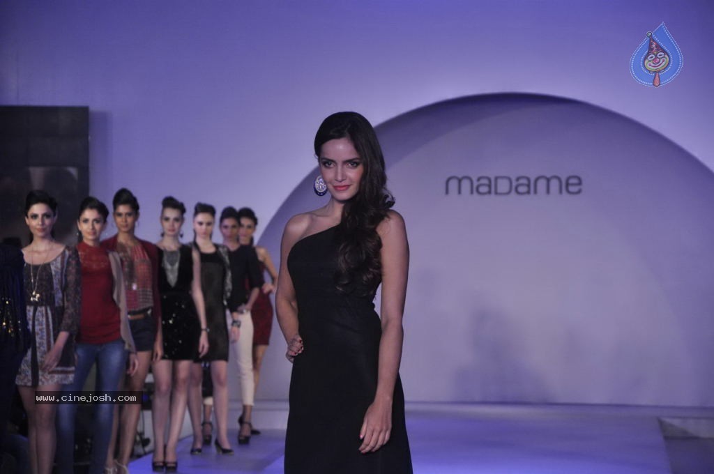 Shazahn Padamsee Walks the Ramp at Autumn Collection Event - 42 / 58 photos