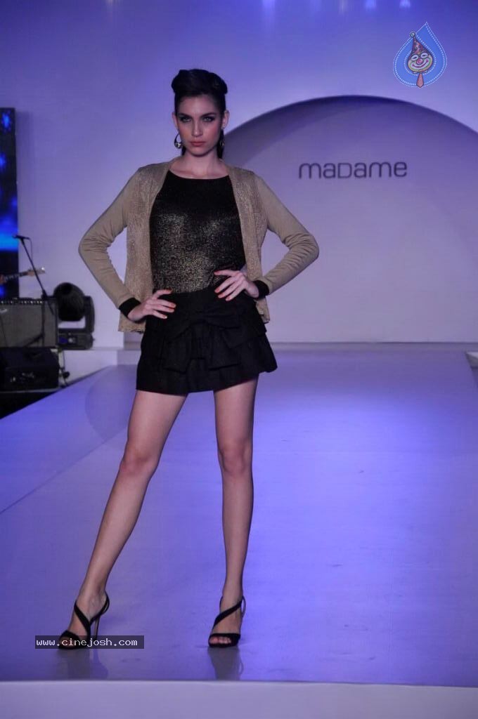 Shazahn Padamsee Walks the Ramp at Autumn Collection Event - 48 / 58 photos