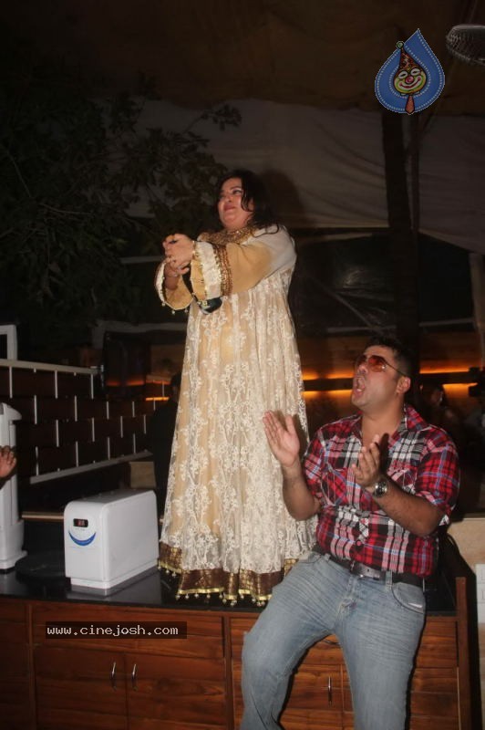 Sheesha Sky Lounge Gold Party - 24 / 62 photos