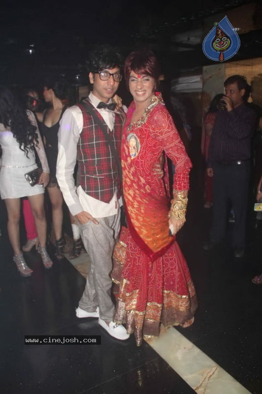 Sheesha Sky Lounge Gold Party - 29 / 62 photos