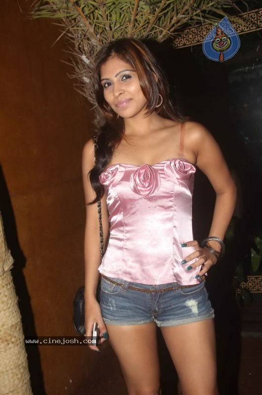 Sheesha Sky Lounge Gold Party - 35 / 62 photos