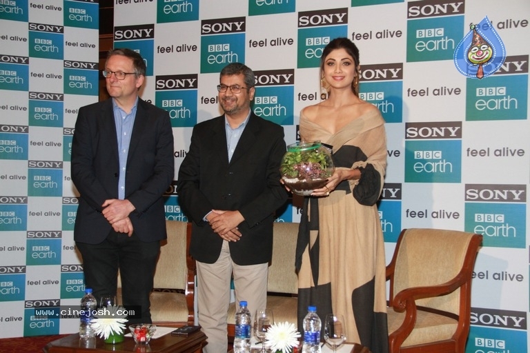 Shilpa Shetty At 1st Anniversary celebration of Sony BBC Earth - 16 / 21 photos