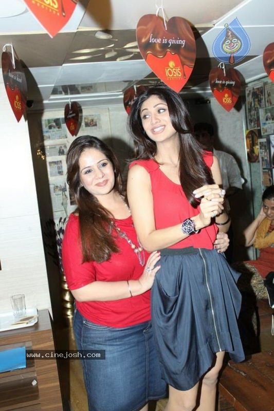 Shilpa Shetty at IOSIS Event Gallery - 10 / 48 photos