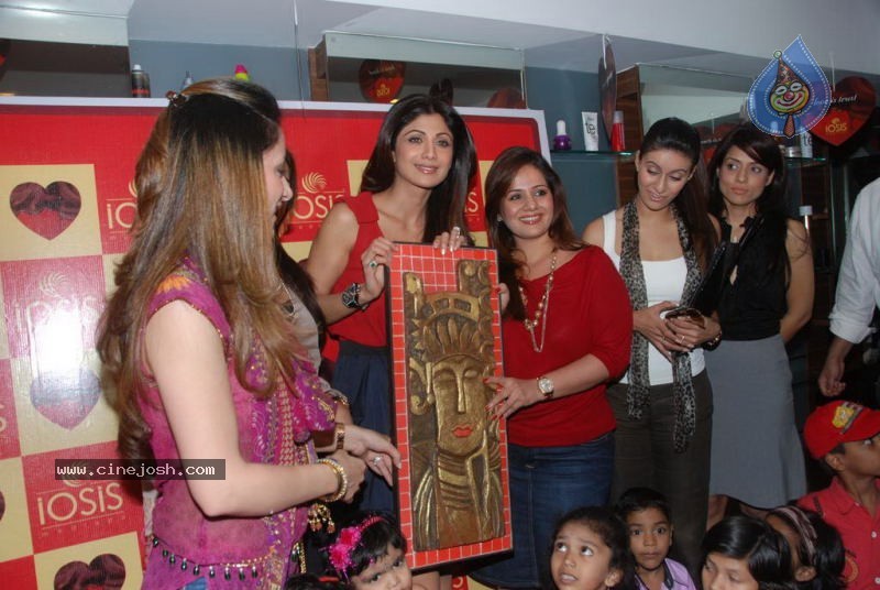 Shilpa Shetty at IOSIS Event Gallery - 17 / 48 photos