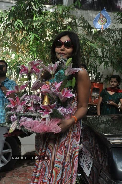 Celebs at Shilpa Shetty Baby Shower Function - 2 / 44 photos