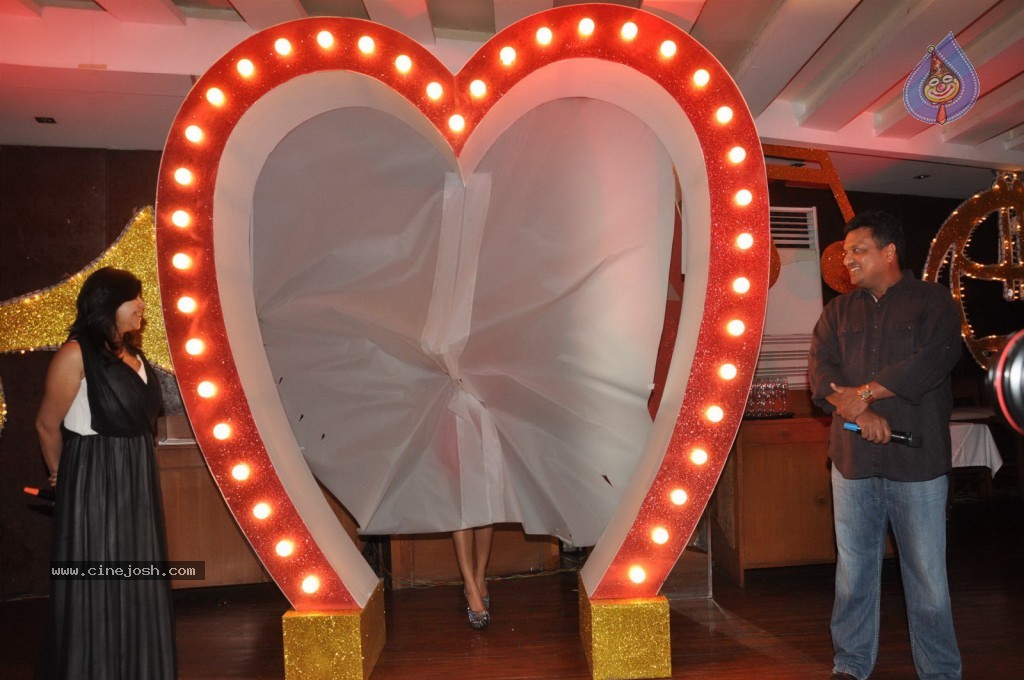 Shootout at Wadala New Song Launch - 27 / 54 photos