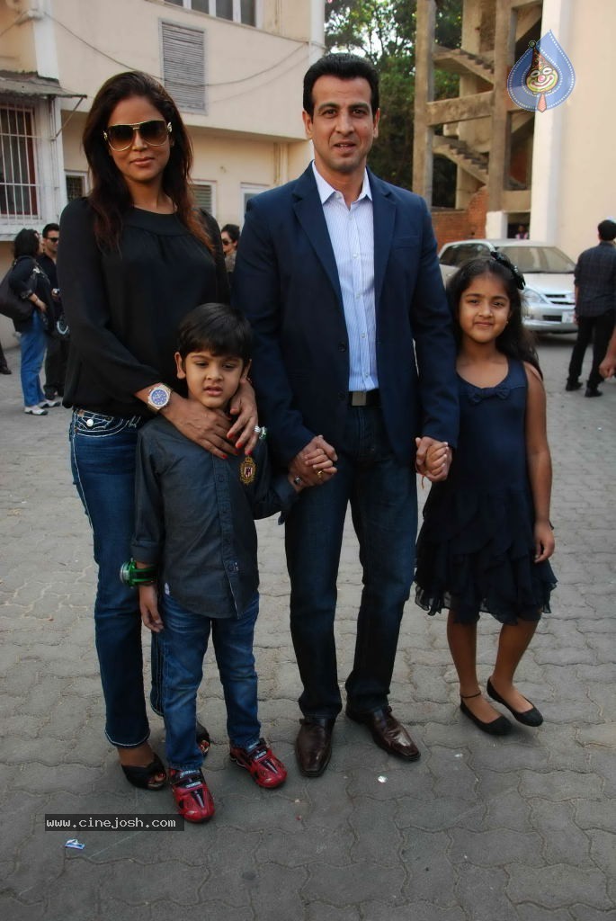 Shootout at Wadala Press Meet - 4 / 86 photos