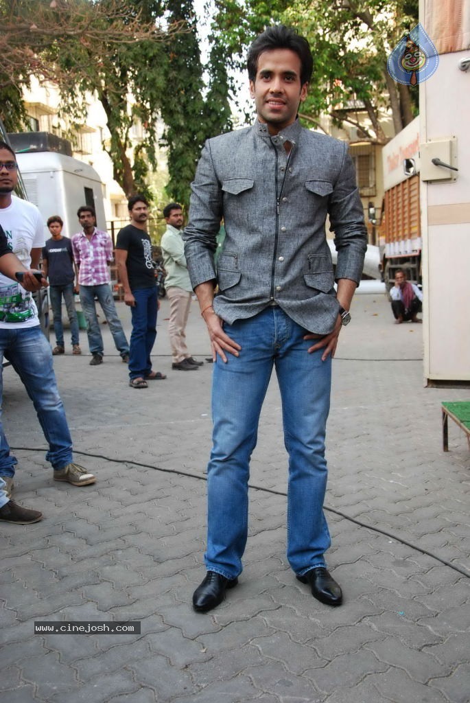 Shootout at Wadala Press Meet - 14 / 86 photos
