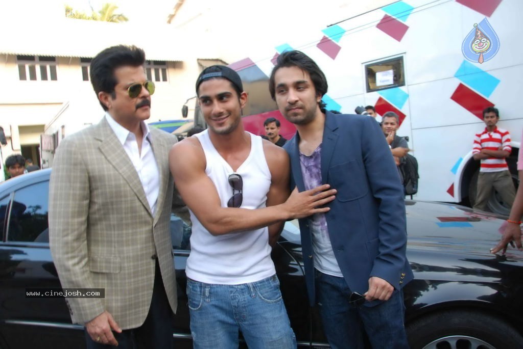 Shootout at Wadala Press Meet - 29 / 86 photos